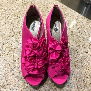 CHARLOTTE RUSSE HOT PINK RUFFLE BOOTIE SIZED 10.